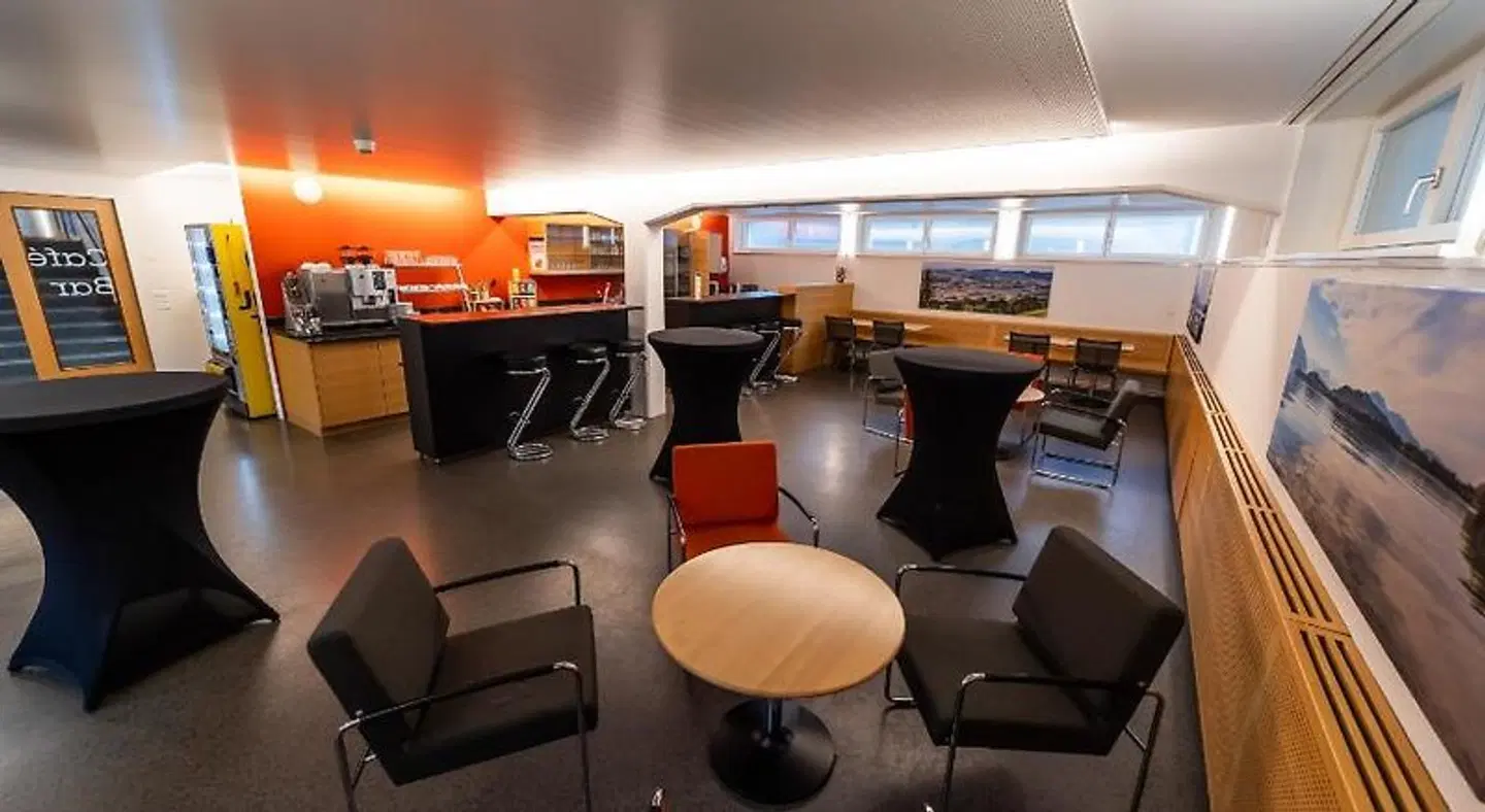 Zentrum Eckstein Bar