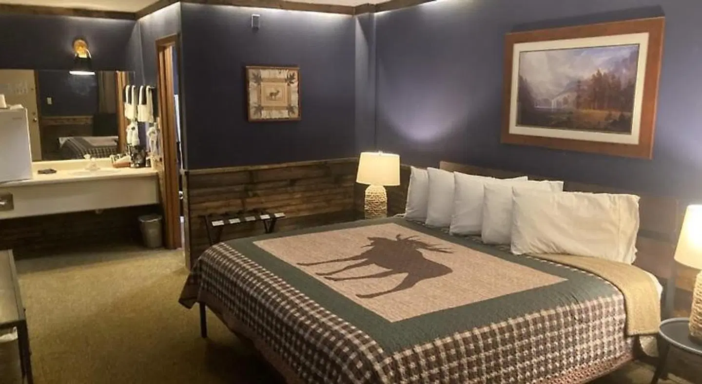 Country Mountain Inn ROOM_EXAMPLE