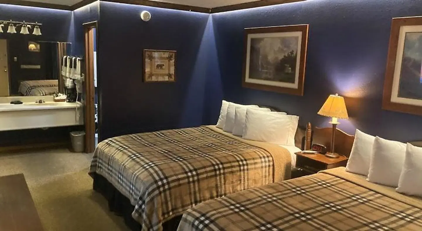 Country Mountain Inn ROOM_EXAMPLE