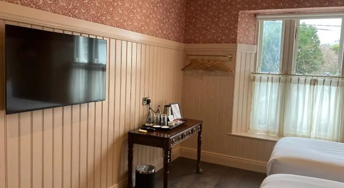 The Horse & Hound ROOM_EXAMPLE