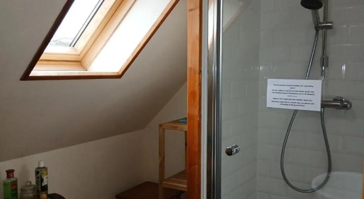 Les Trois Pommiers Badezimmer