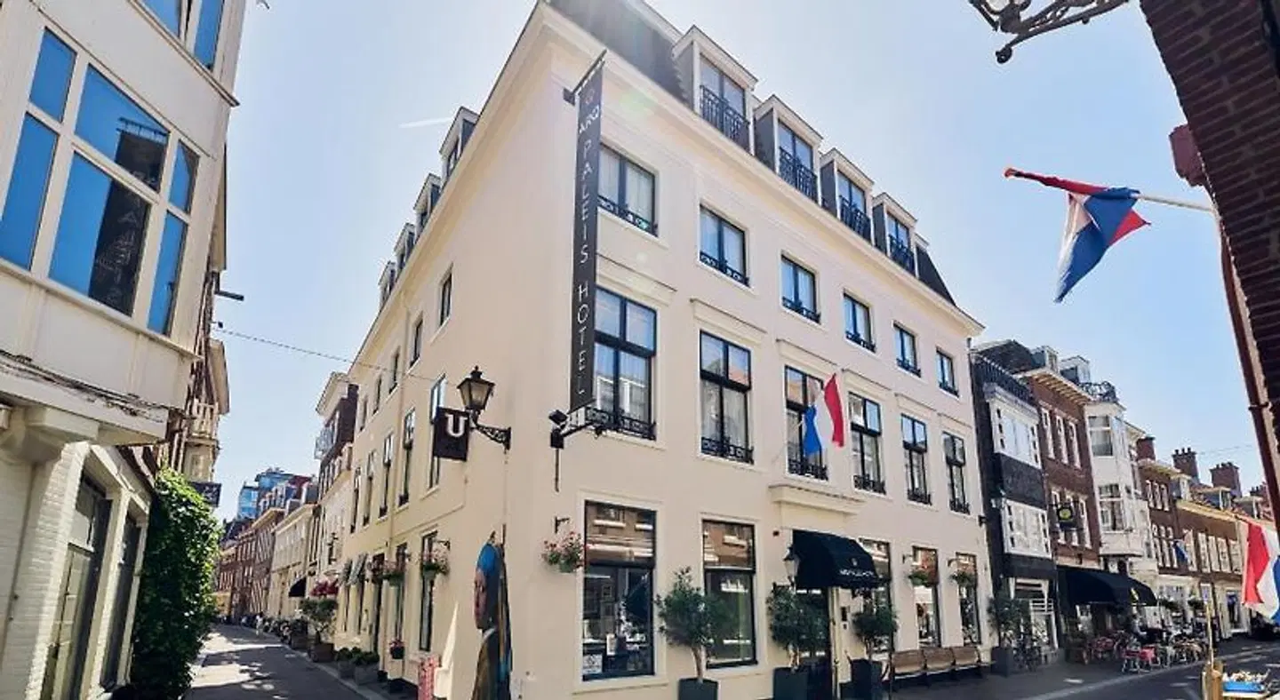 Paleis EXTERIOR