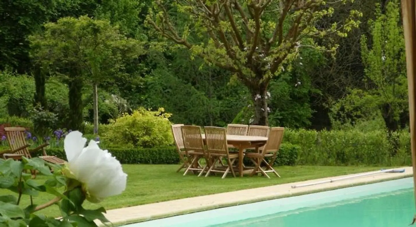 Le Chat Courant Garten