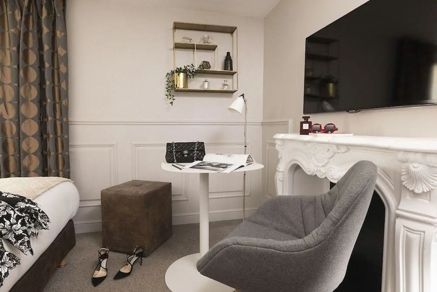 Madeleine Haussmann ROOM_EXAMPLE