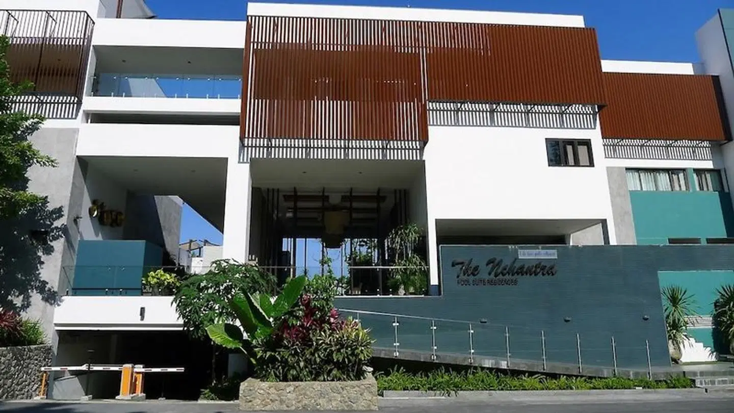 Nchantra Pool Suite Residences EXTERIOR