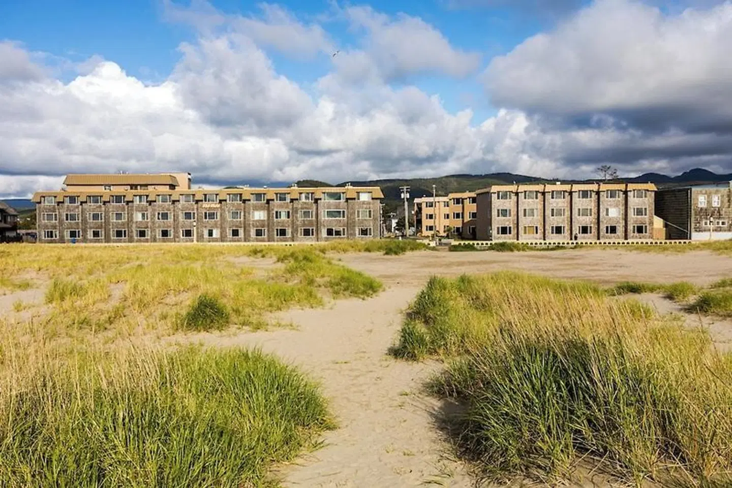 Ebb Tide Resort EXTERIOR