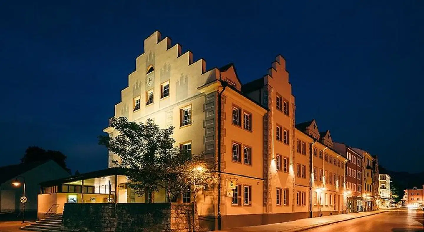 Central City Hotel EXTERIOR