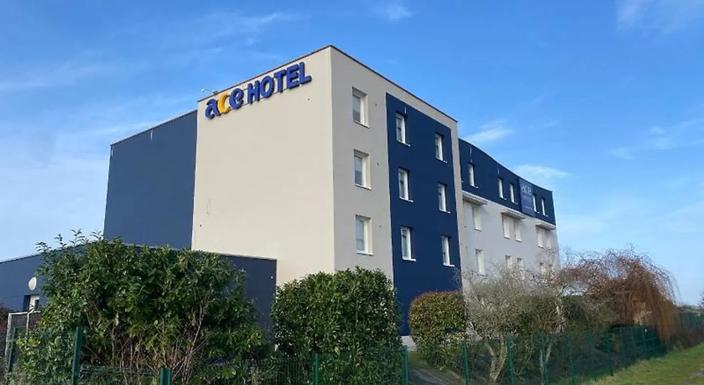 ACE Hôtel Poitiers EXTERIOR