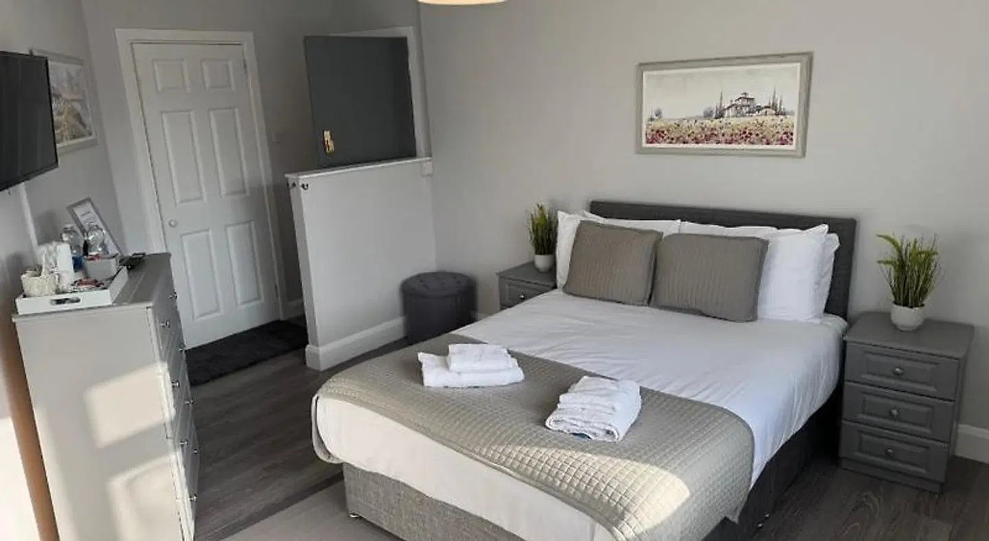 Riverside House ROOM_EXAMPLE