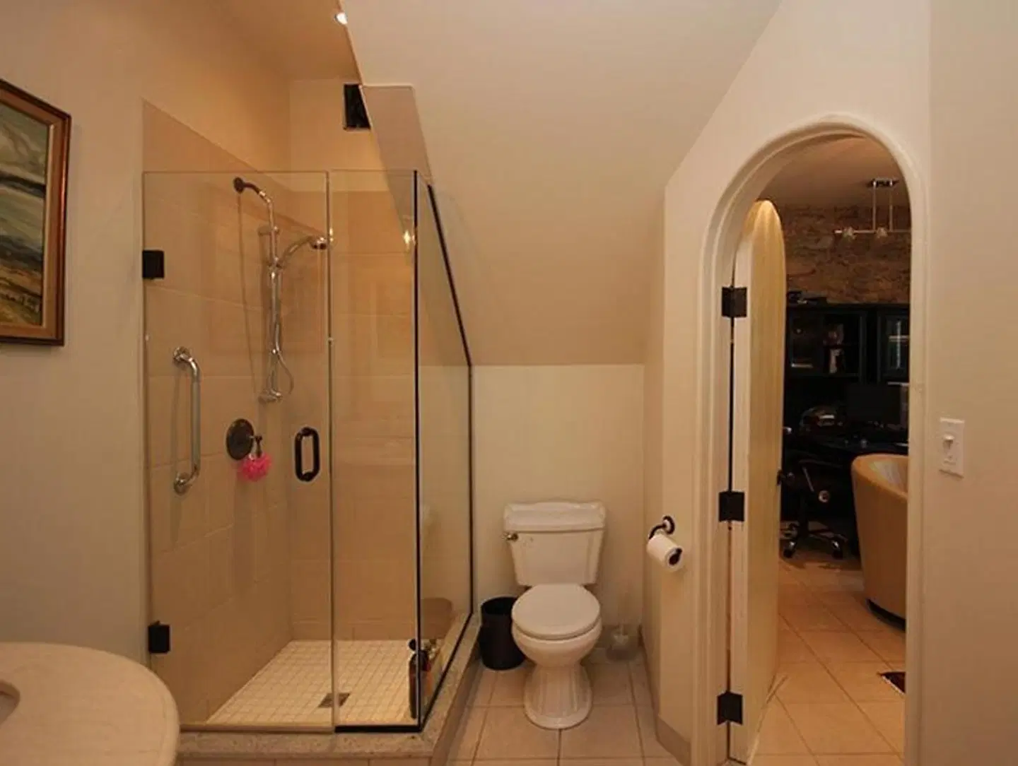 All Suites Whitney Manor Badezimmer