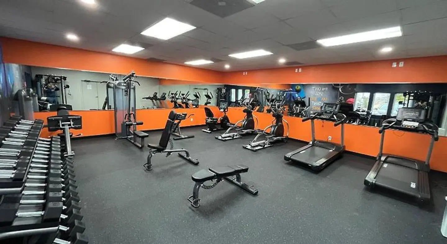 Orangewood Inn & Suites Kansas City Airport SPORTS_AND_LEISURE