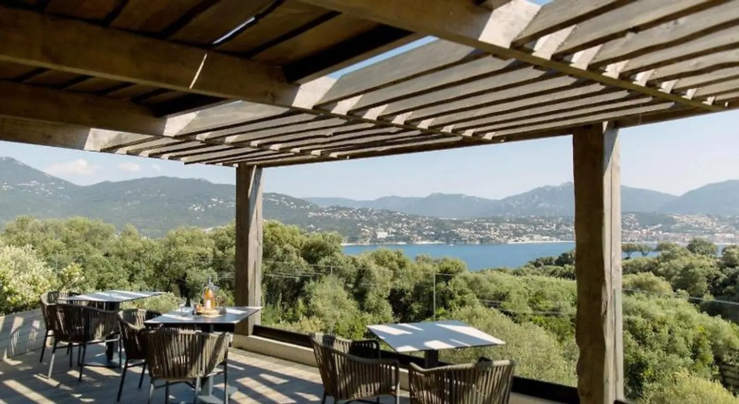 L'Hostellerie du Moulin des Oliviers Terrasse