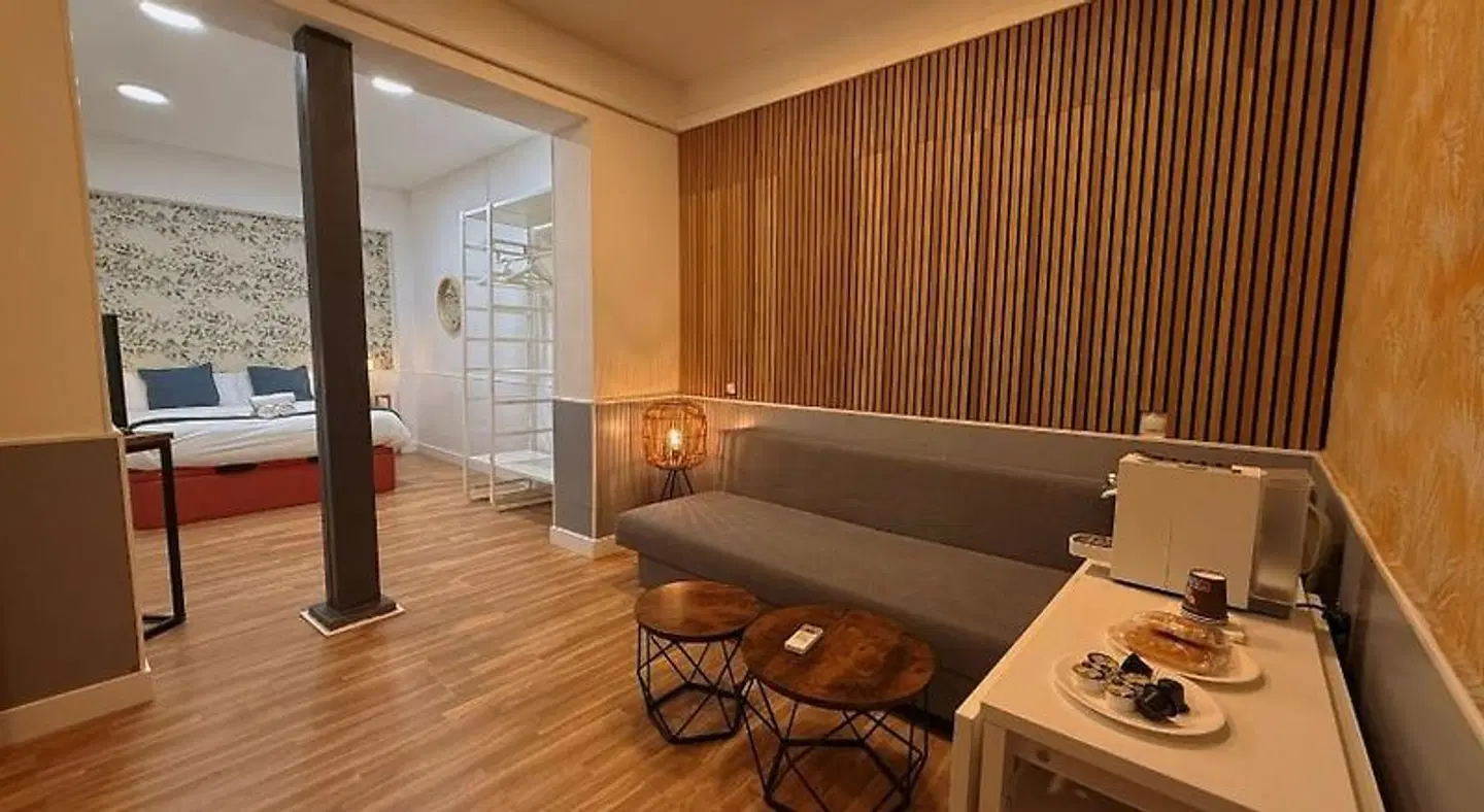 Hola Rooms HEALTH_BEAUTY