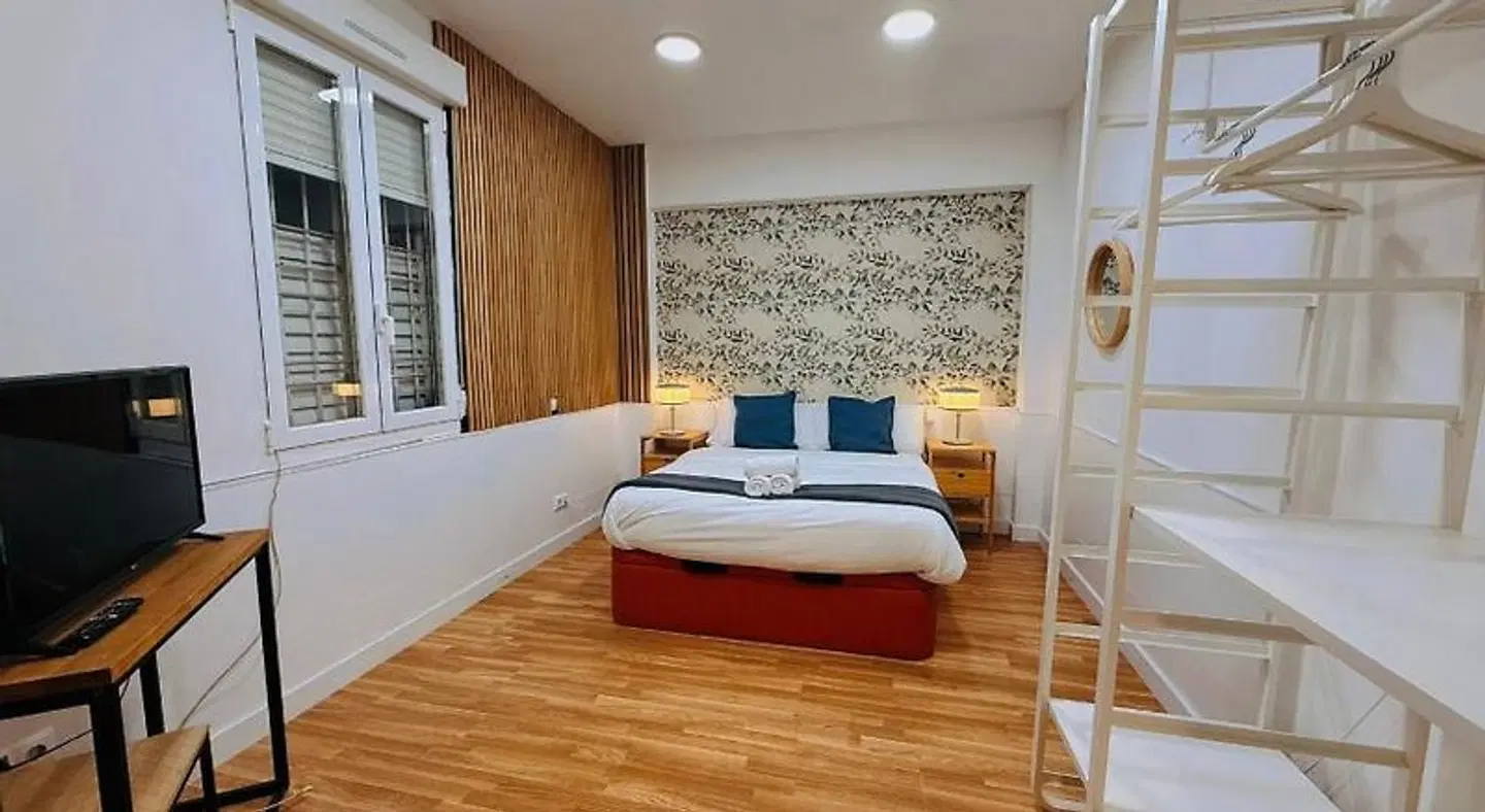 Hola Rooms HEALTH_BEAUTY