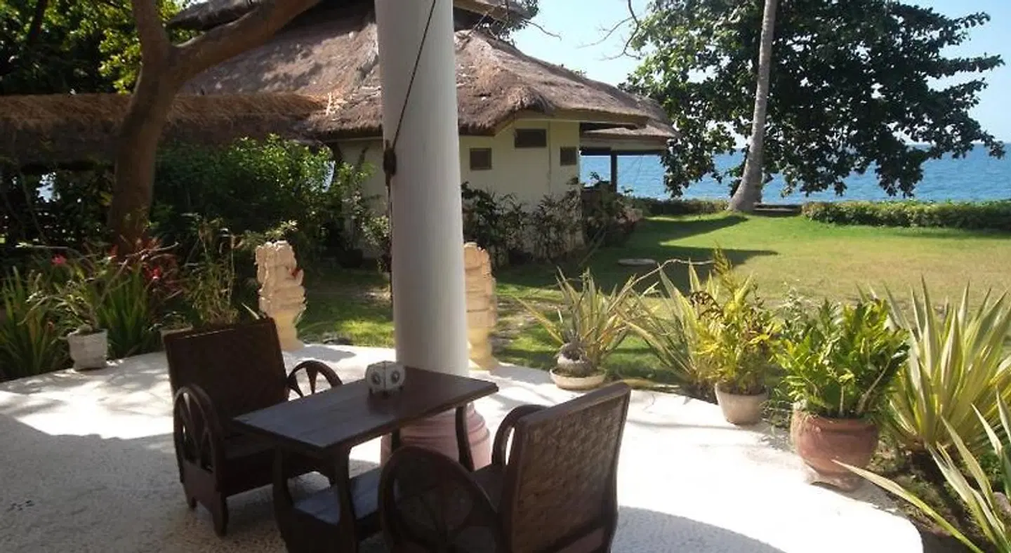 Gaia-Oasis Beach Resort Terrasse