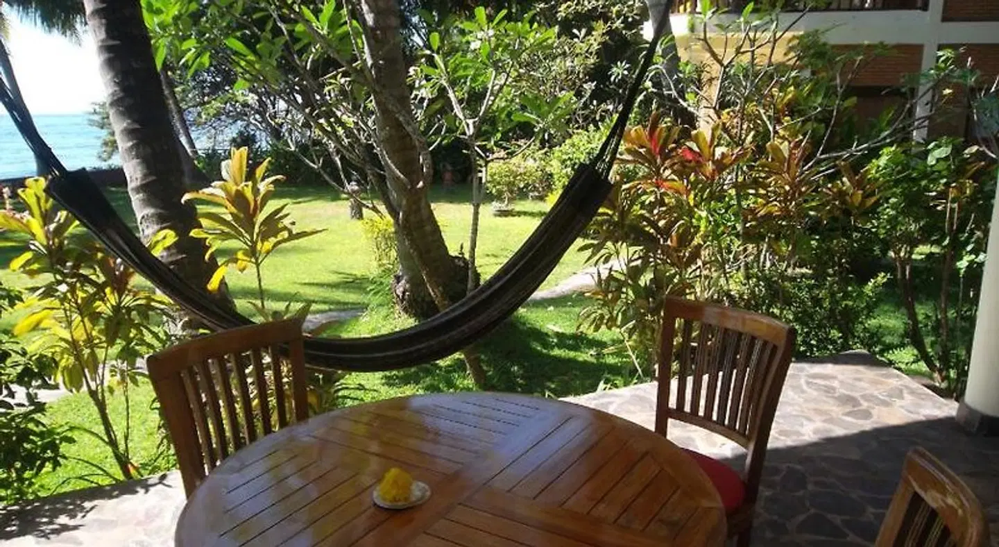Gaia-Oasis Beach Resort Terrasse
