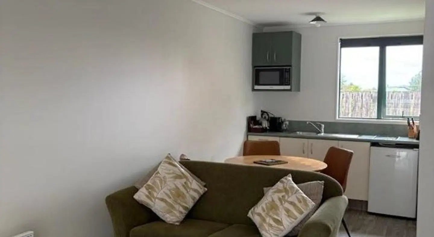 Rainforest Motel ROOM_EXAMPLE