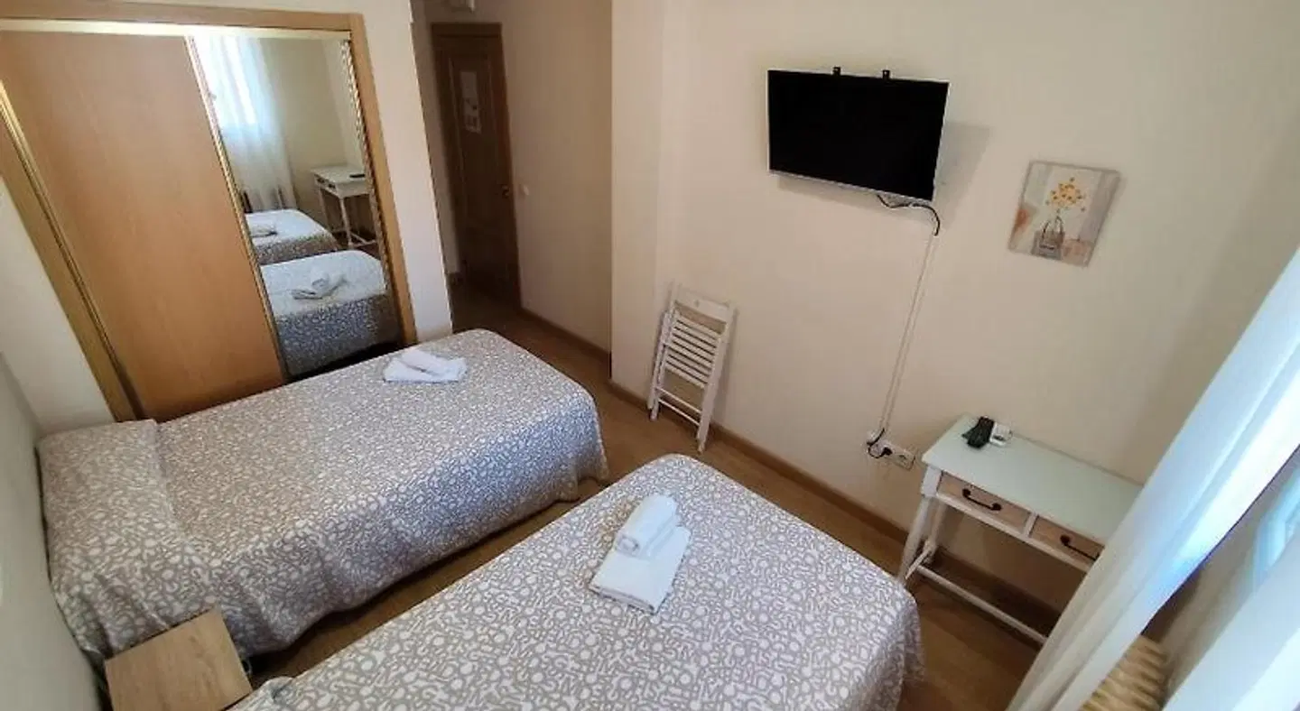 Hostal Hernán Cortés ROOM_EXAMPLE