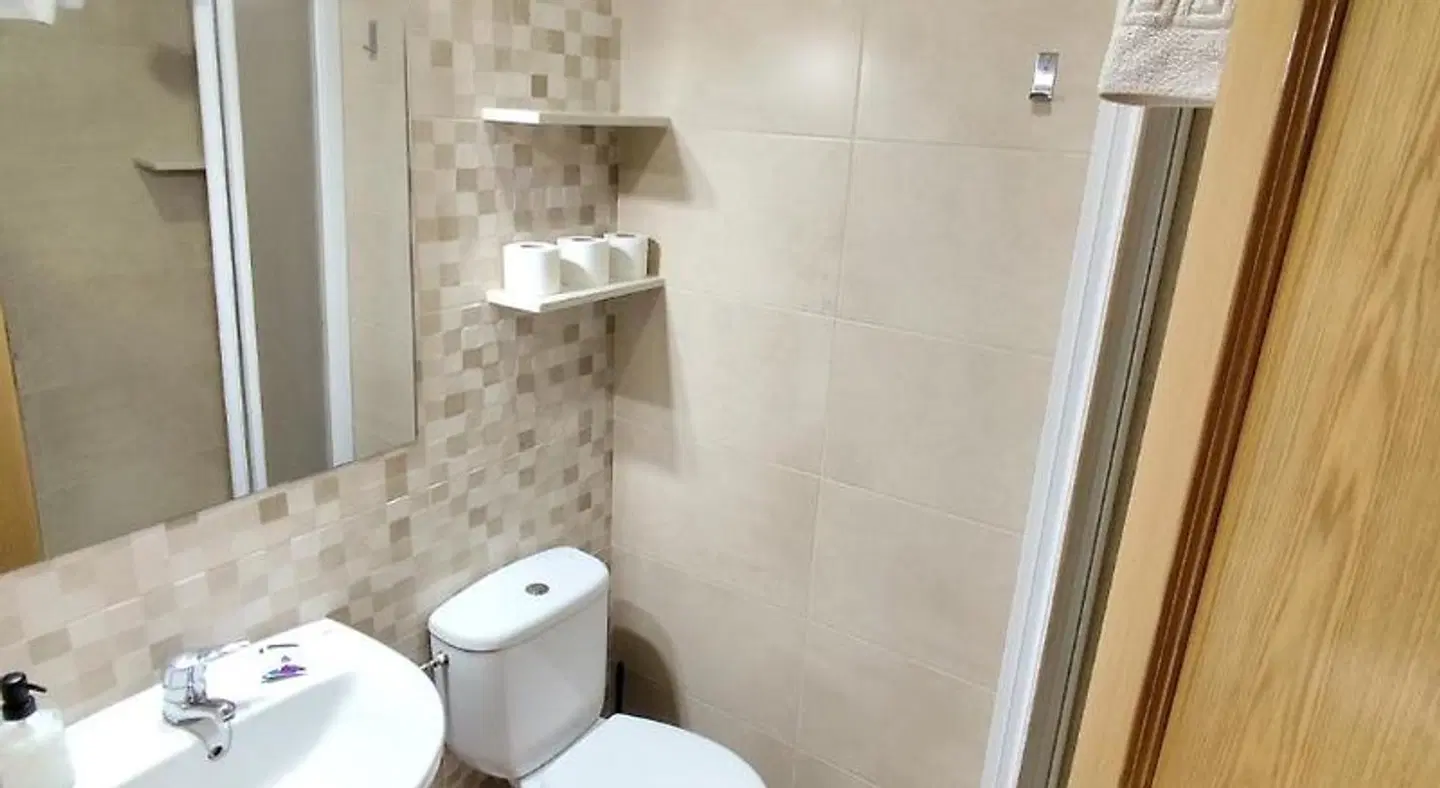 Hostal Hernán Cortés Badezimmer