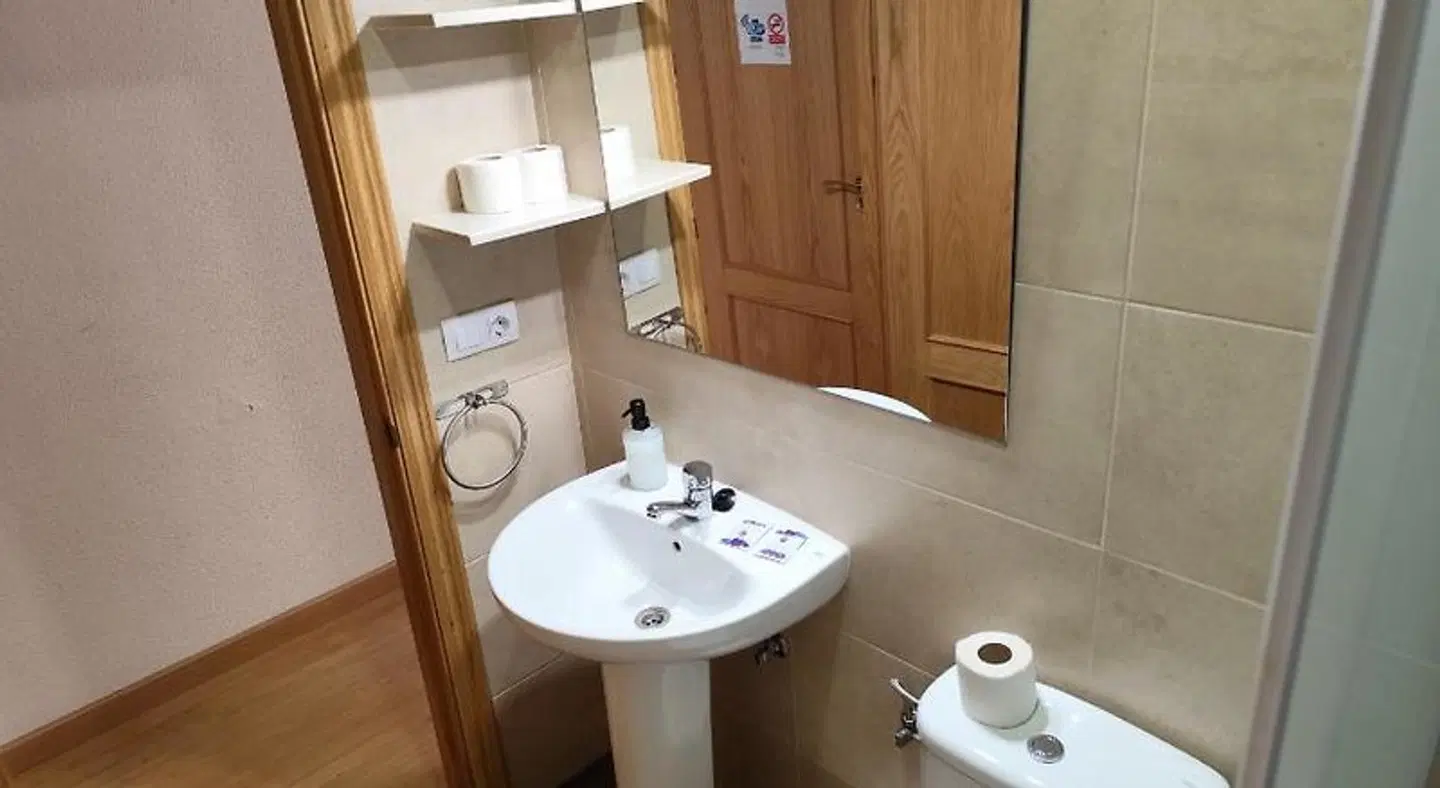 Hostal Hernán Cortés Badezimmer