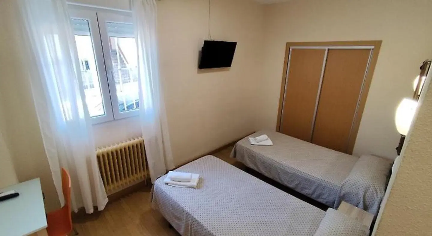 Hostal Hernán Cortés ROOM_EXAMPLE