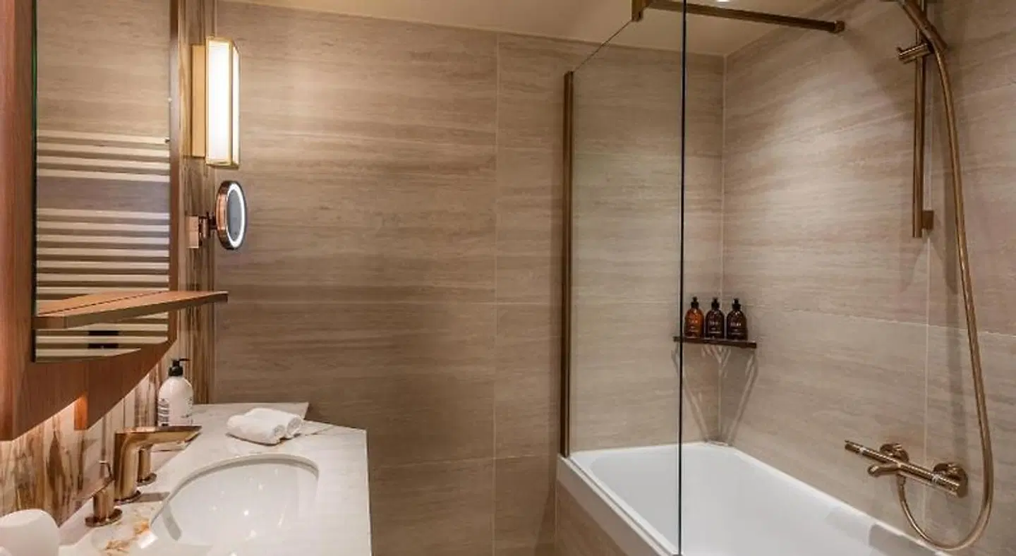 Hôtel La Bourdonnais Badezimmer