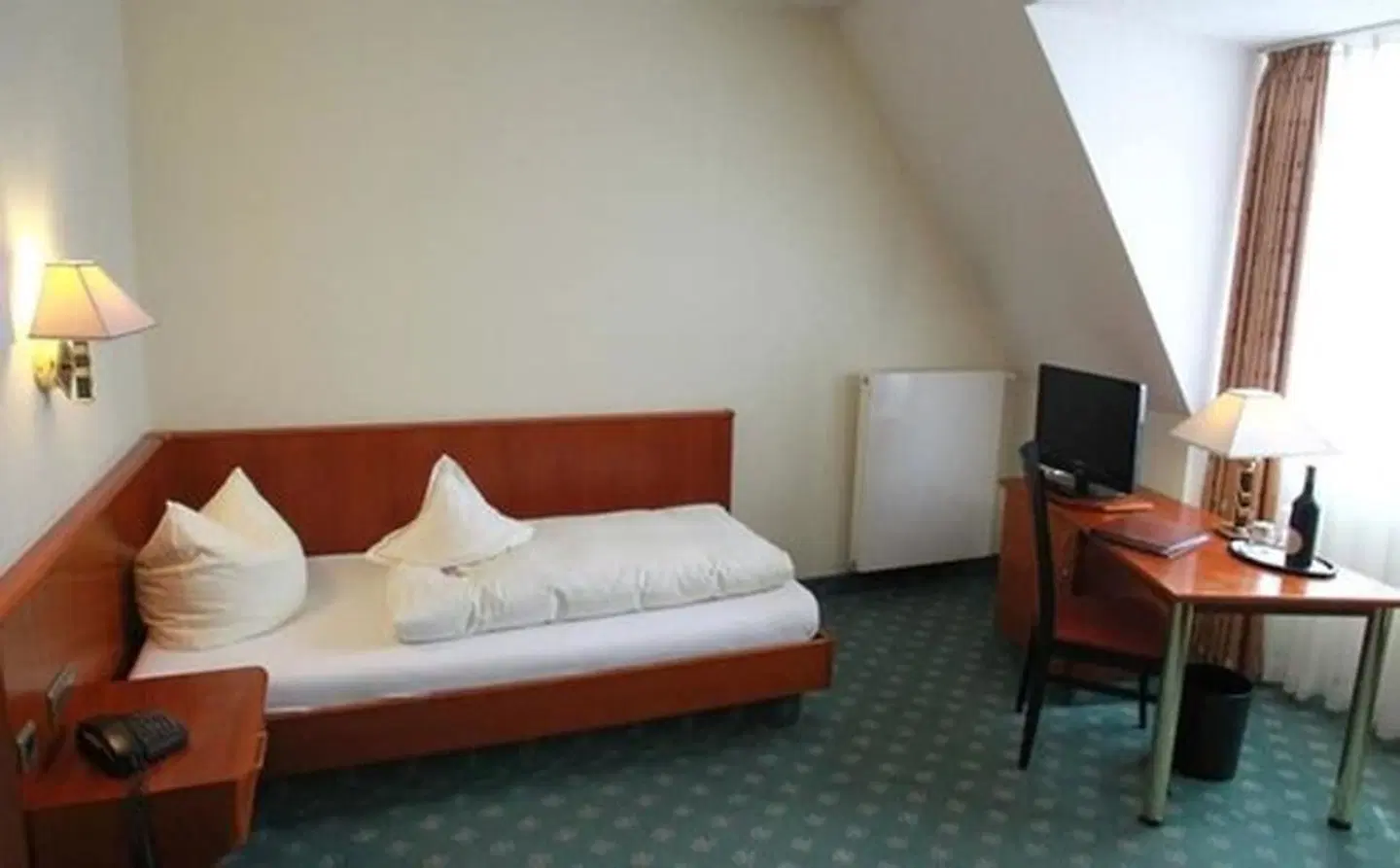 Rose ROOM_EXAMPLE