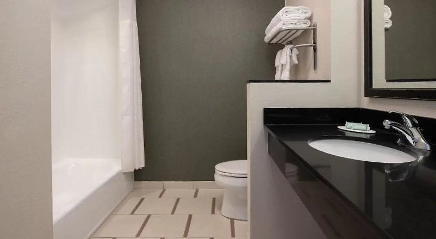 Fairfield by Marriott Inn & Suites Tampa Westshore/Airport Badezimmer