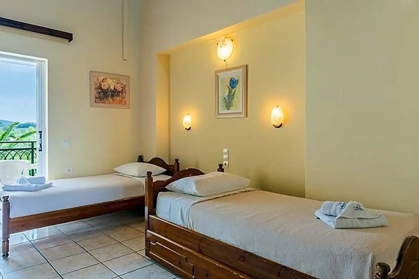 Village Inn Studios & Family Apartments ROOM_EXAMPLE