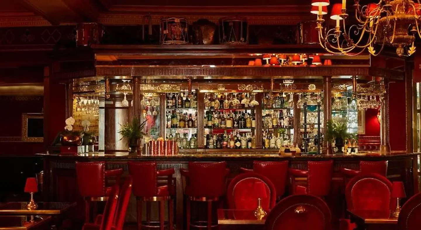Rubens at the Palace Bar