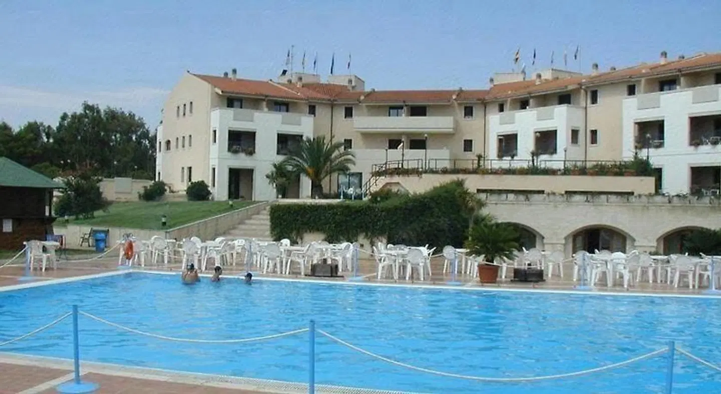 Heraclea Hotel Residence OUTDOOR_POOL