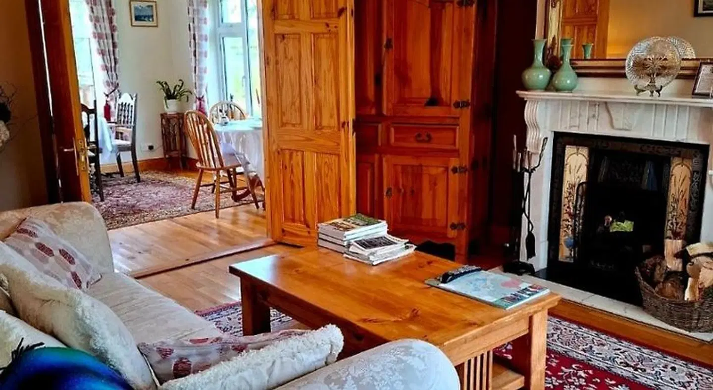Lake Avenue House ROOM_EXAMPLE