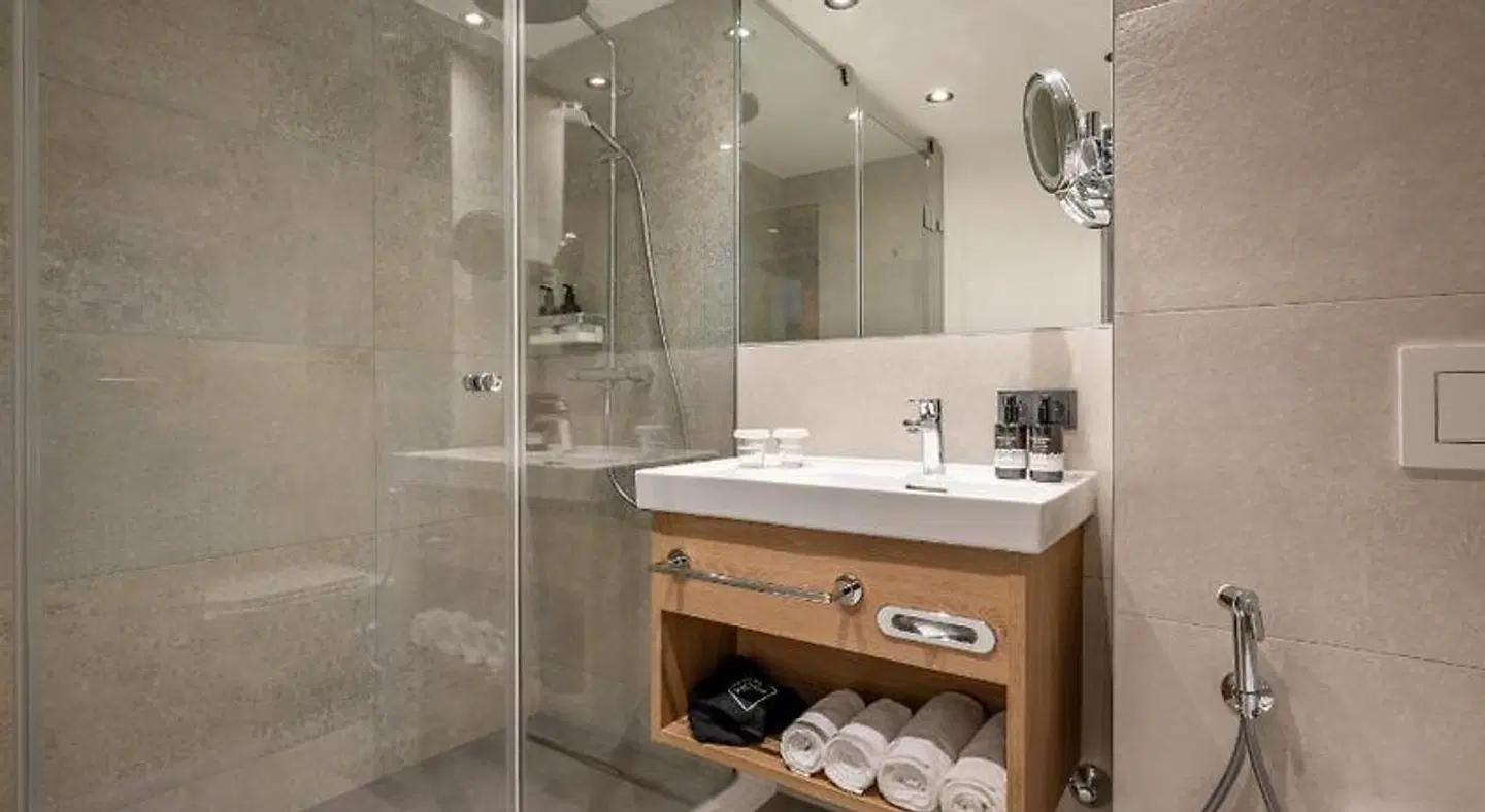 Hotel IMLAUER & Bräu Salzburg Badezimmer