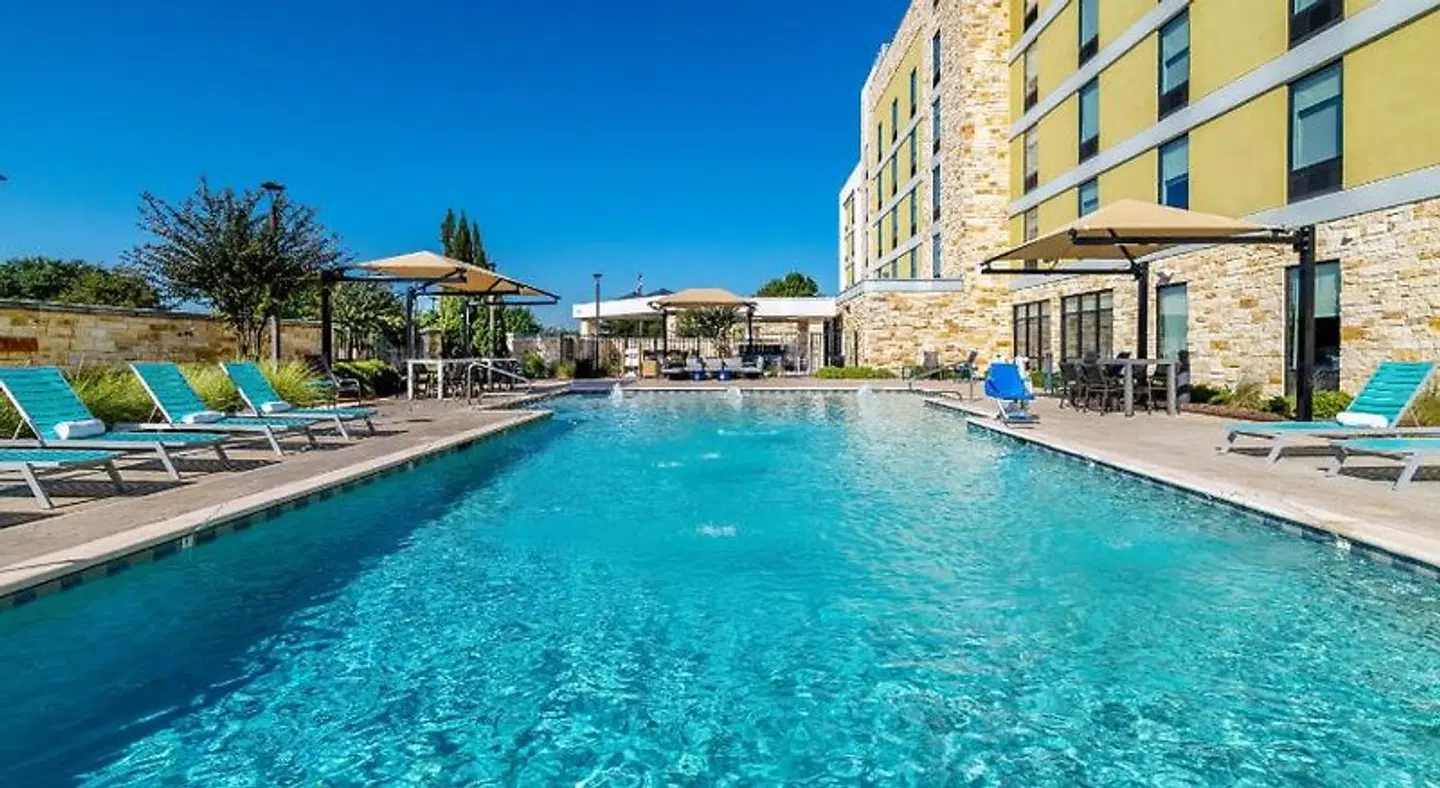 Home2 Suites by Hilton Dallas Addison OUTDOOR_POOL