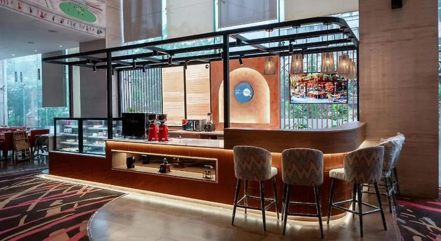 Novotel Ahmedabad Bar