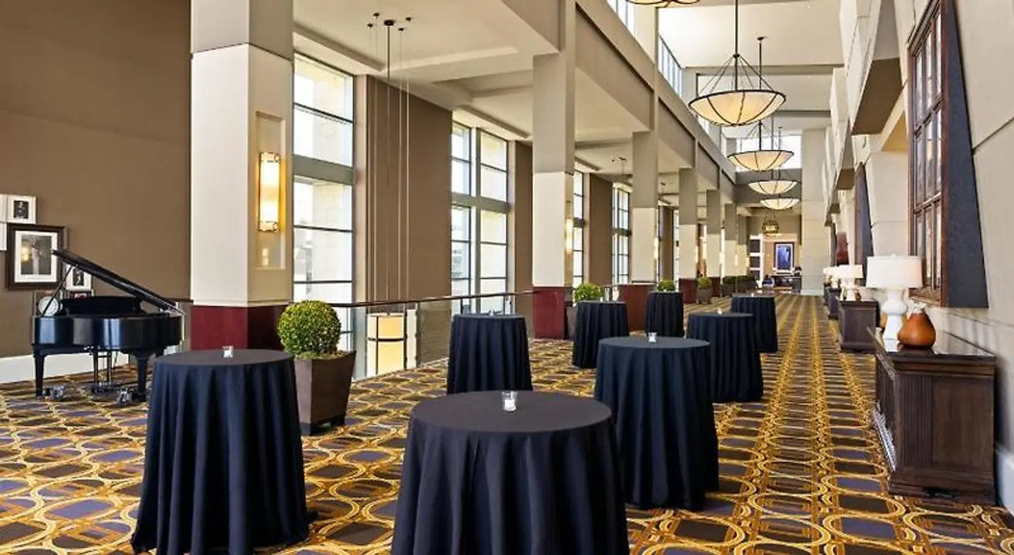 Sheraton Overland Park Hotel at the Convention Center LOUNGE_LOBBY