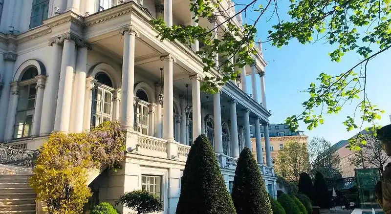 Palais Coburg – Hotelfoto