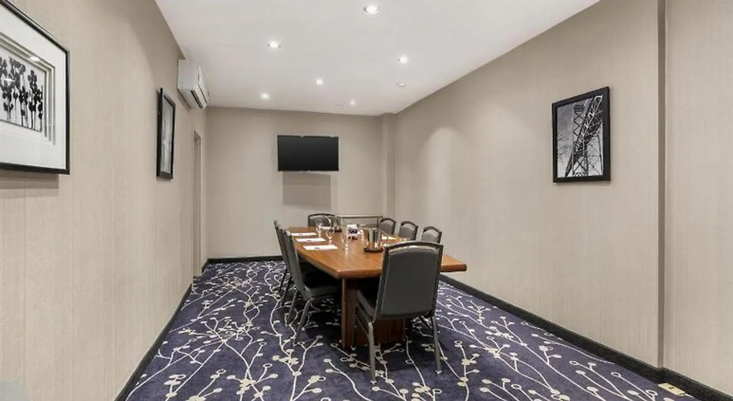 Best Western Plus Waterfront Hotel ROOM_EXAMPLE