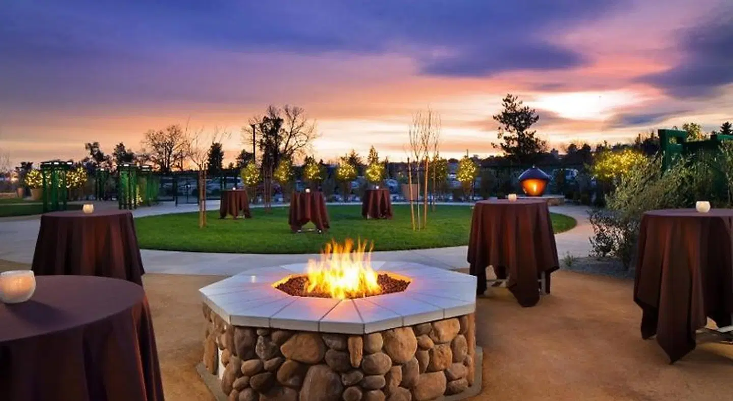 Sheraton Redding Hotel at the Sundial Bridge Terrasse