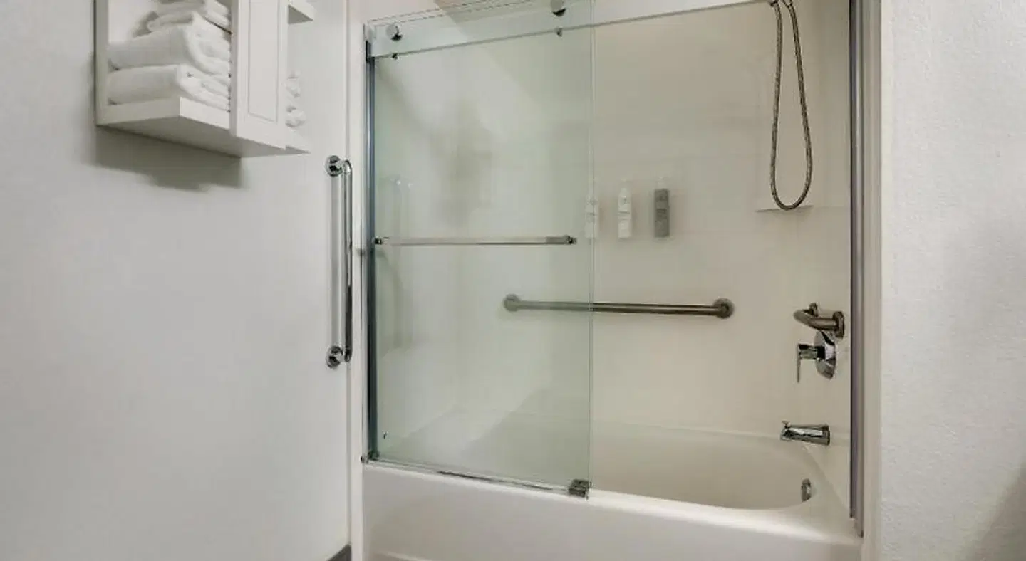 Hampton Inn Beaufort Badezimmer