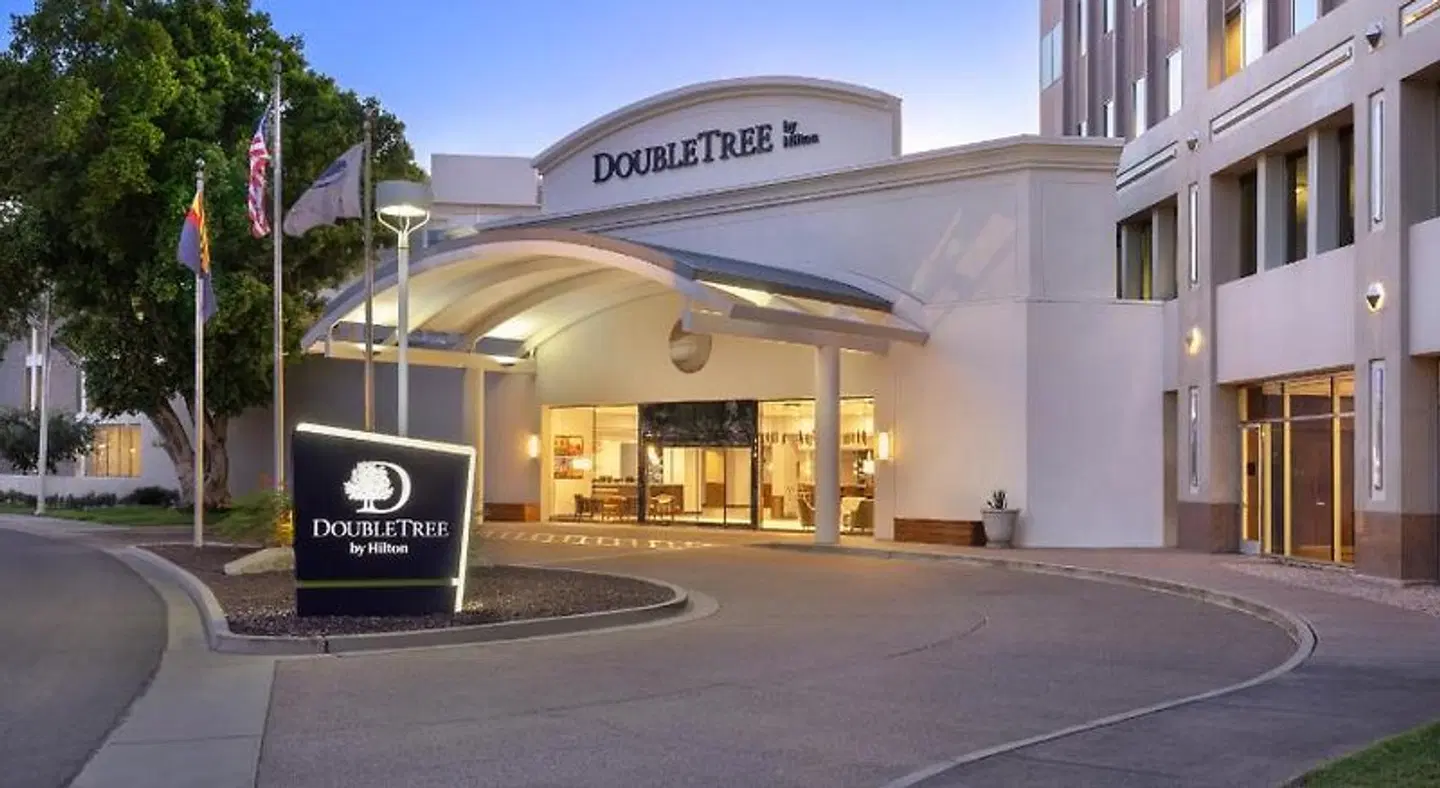 DoubleTree by Hilton Phoenix Midtown EXTERIOR