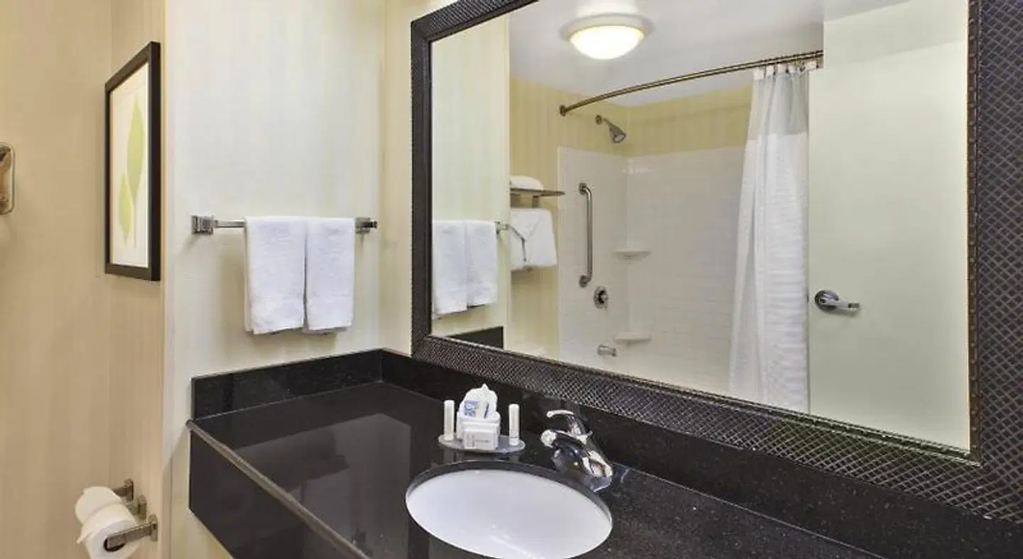 Fairfield by Marriott Inn & Suites Lexington North Badezimmer