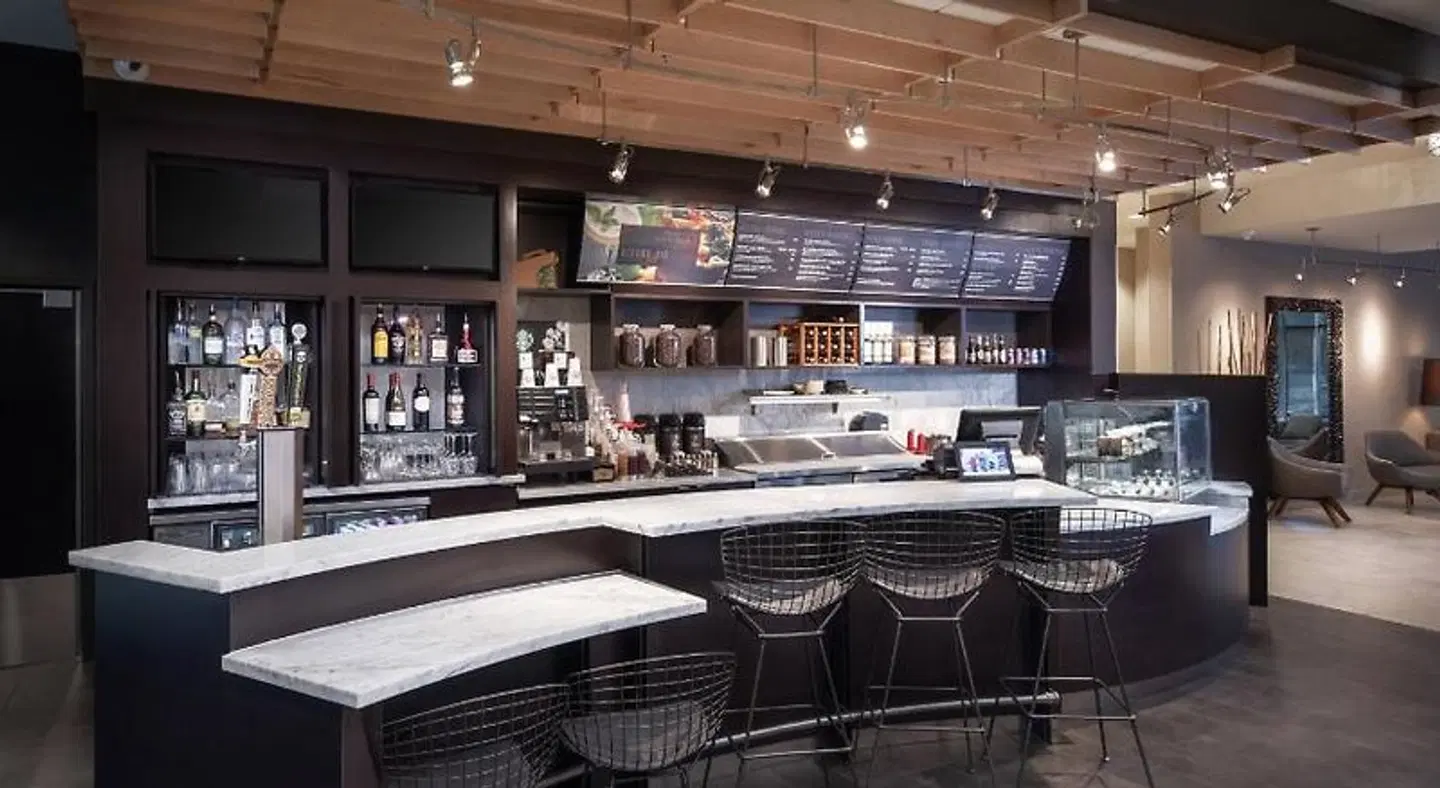 Courtyard by Marriott Baton Rouge Downtown Bar