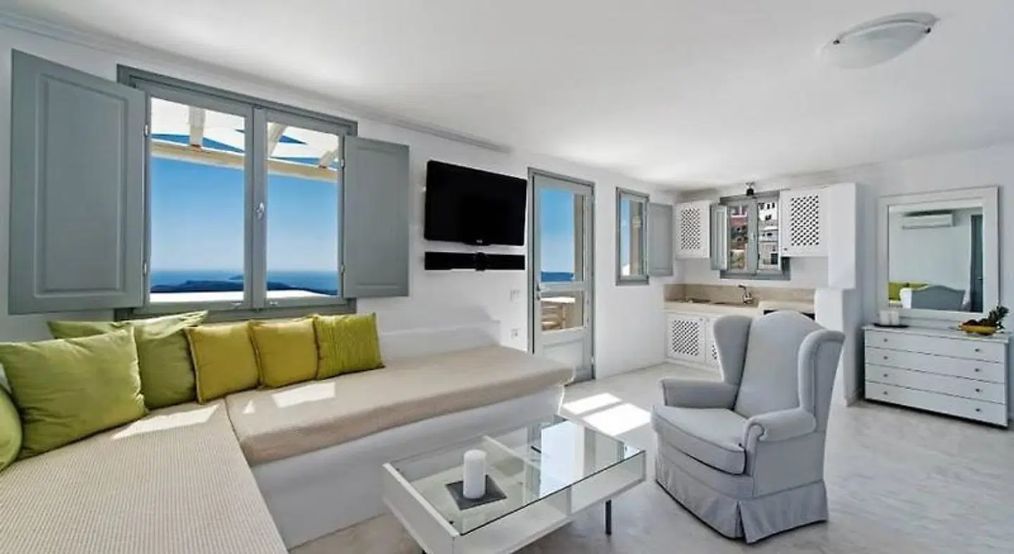 Caldera Cliff Illusion Suites LOUNGE_LOBBY