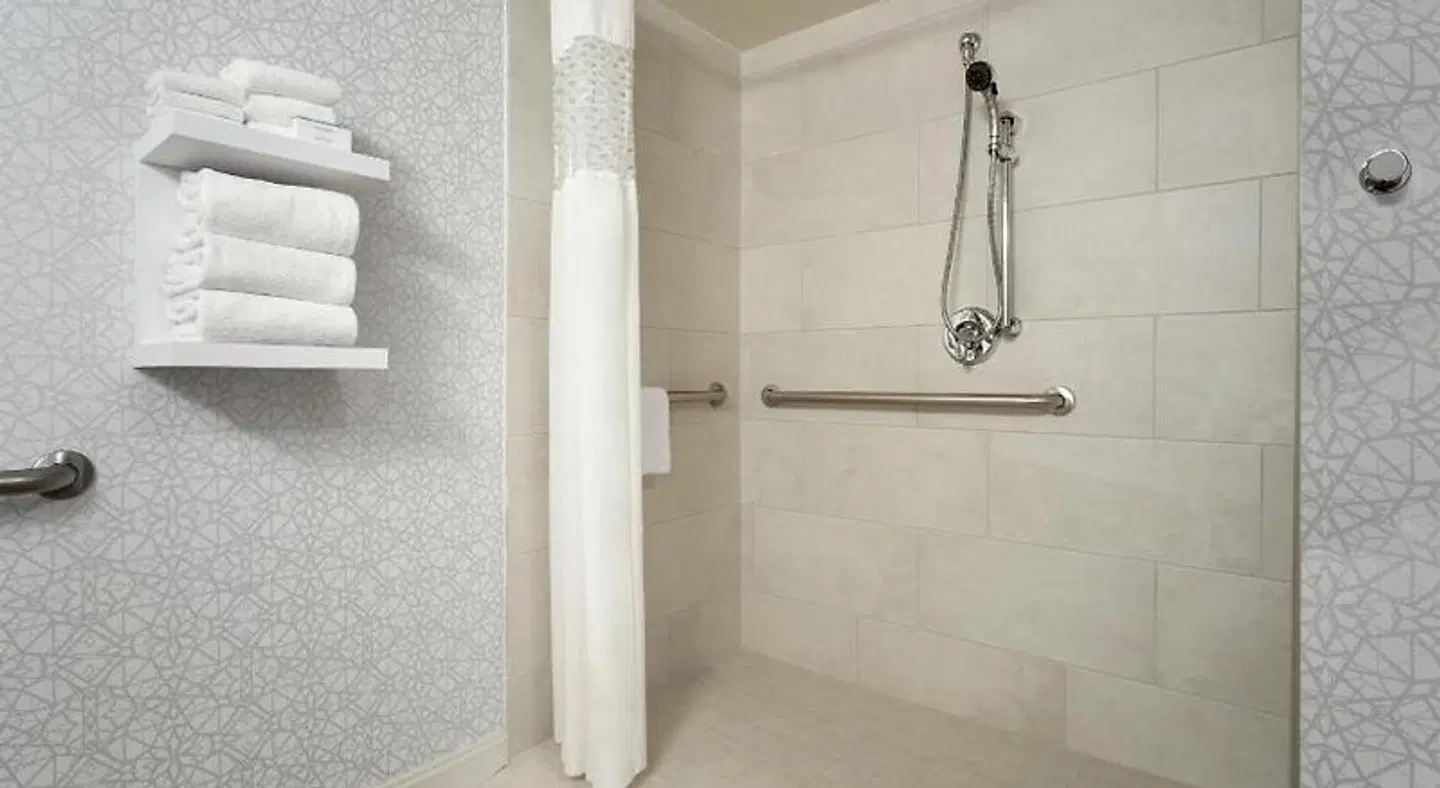 Hampton Inn Phoenix/Chandler Badezimmer