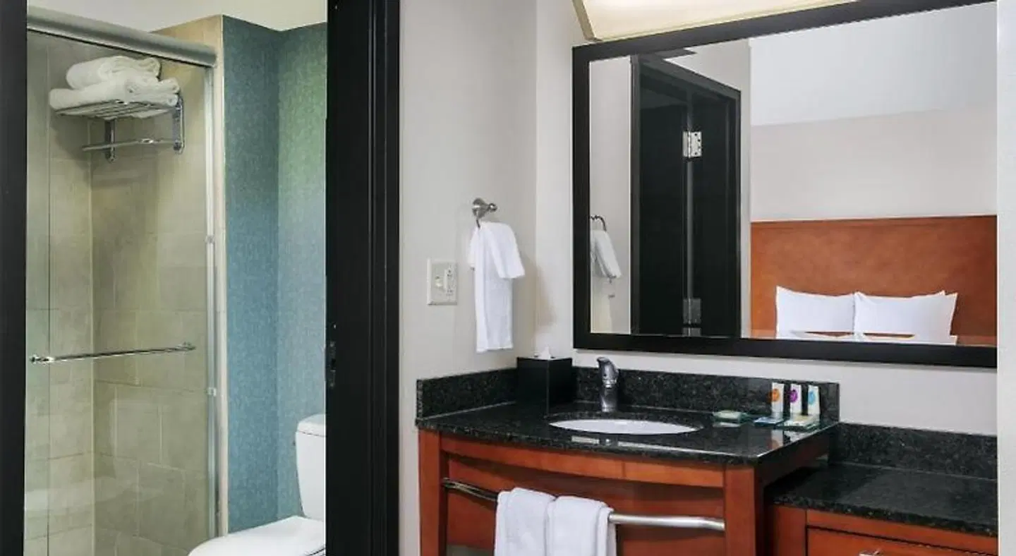 Hyatt Place Raleigh West Badezimmer