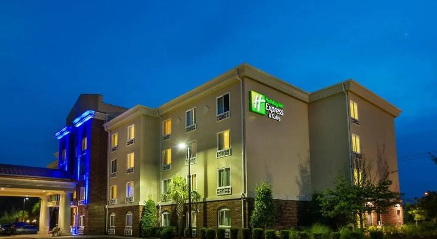 Holiday Inn Express & Suites Savannah - Midtown by IHG EXTERIOR