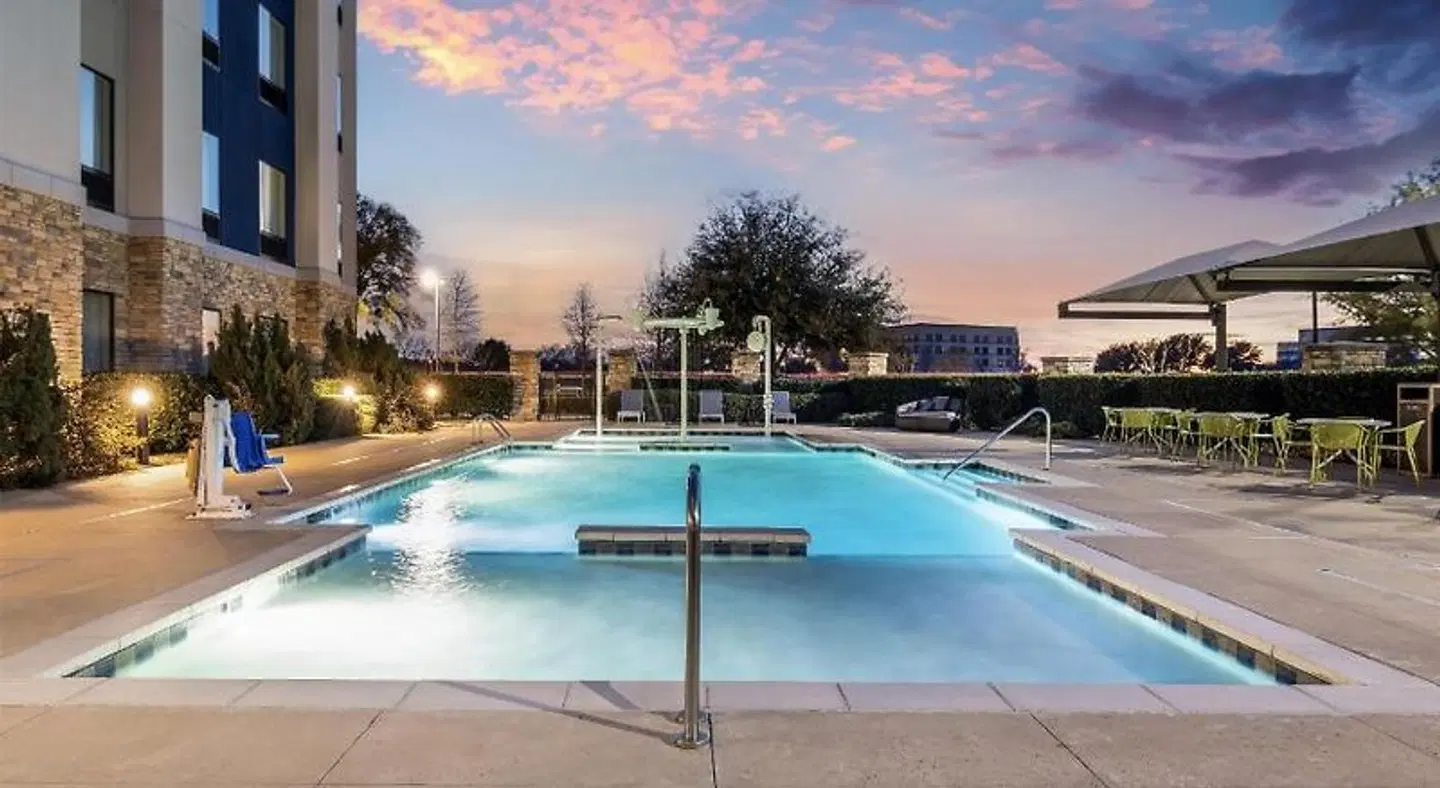 Hampton Inn & Suites Dallas/Plano-East OUTDOOR_POOL