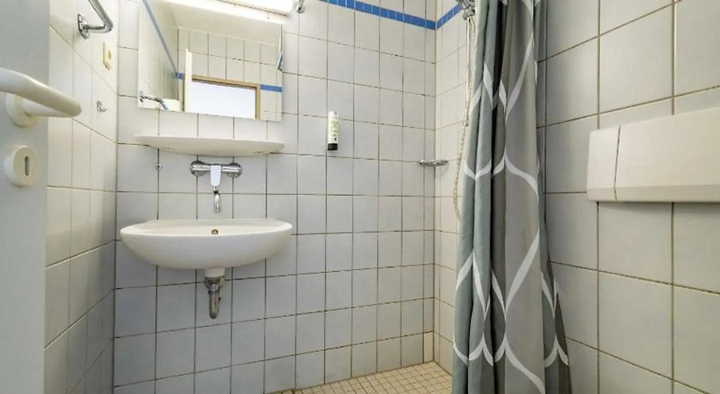 StayInn Freiburg Hostel und Gästehaus Badezimmer