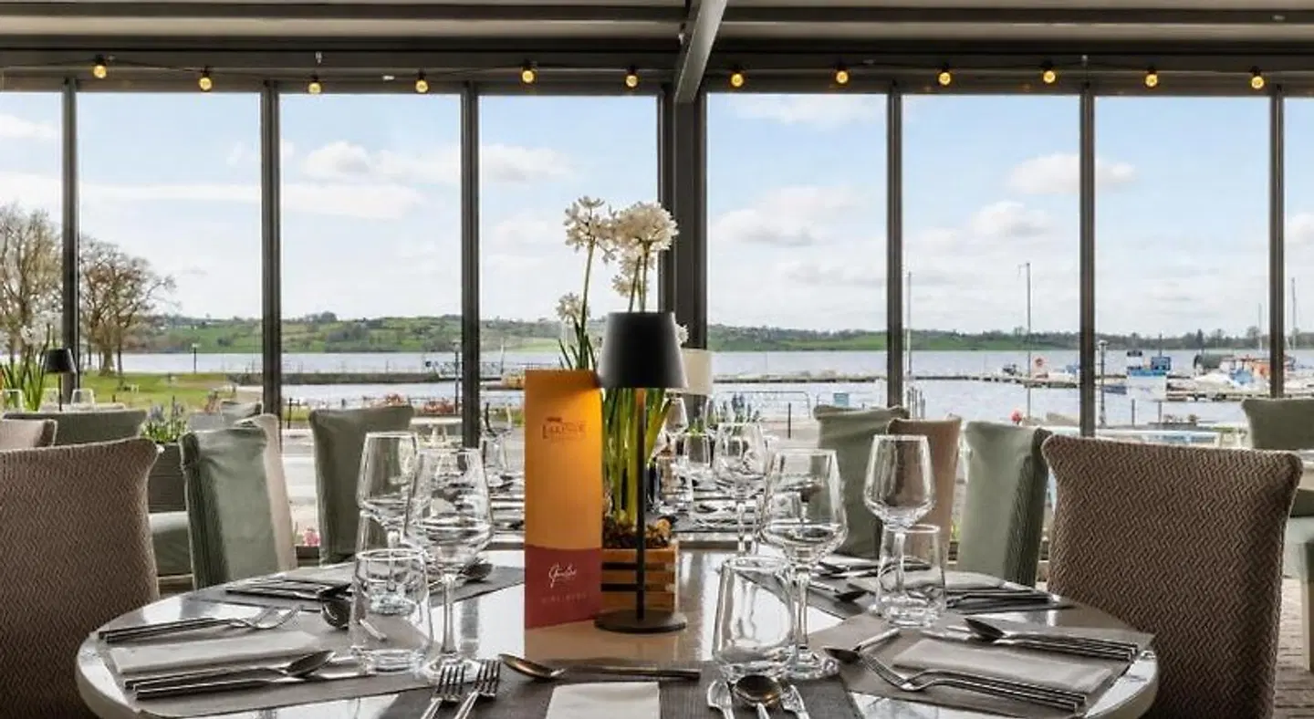 Lakeside Manor Hotel Restaurant
